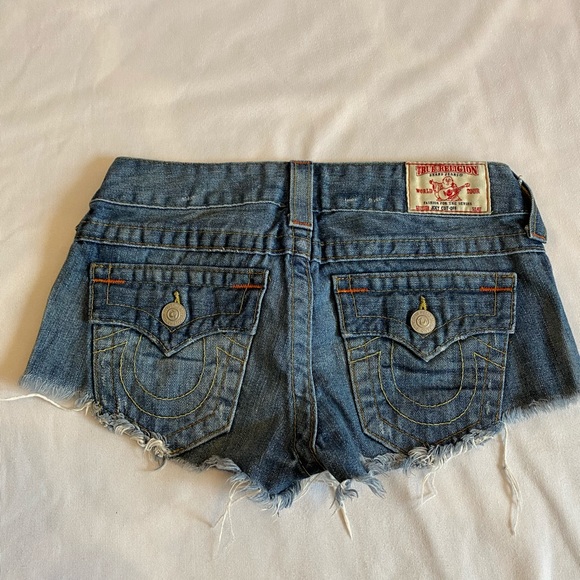 True Religion Joey Cutoff Flap Shorts - Picture 2 of 3